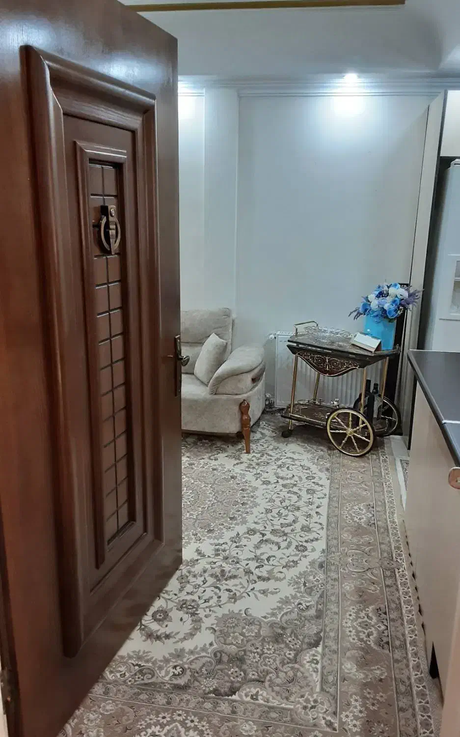 آپارتمان 60متربا انباری و پارکینگ