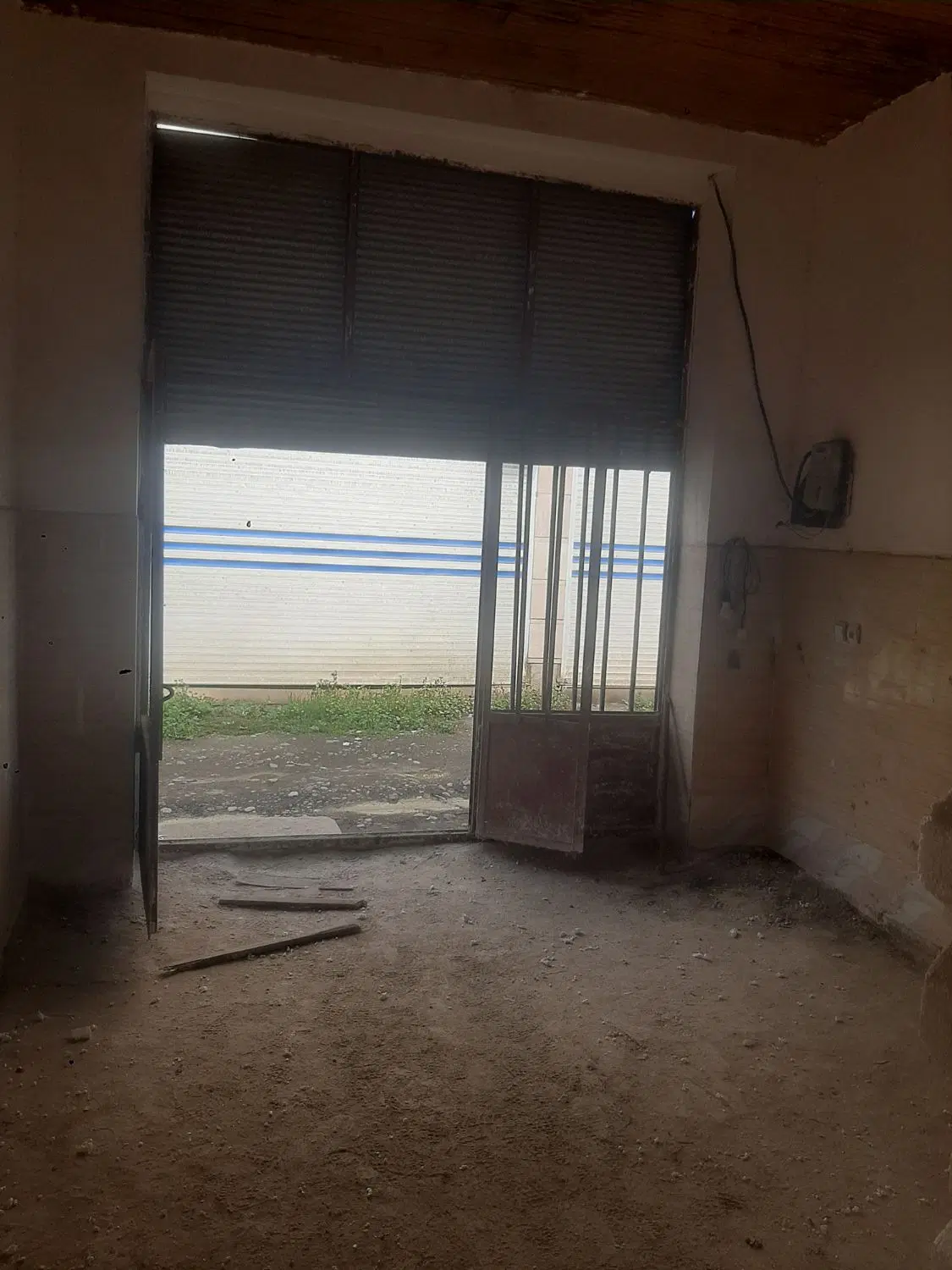 مغازه ۲۴ متری