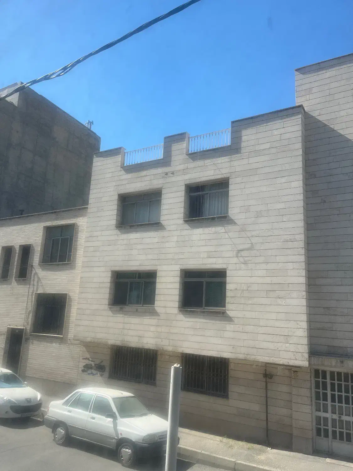 ۵۶۰ متر بر ۱۲ شمال خواجه عبداله