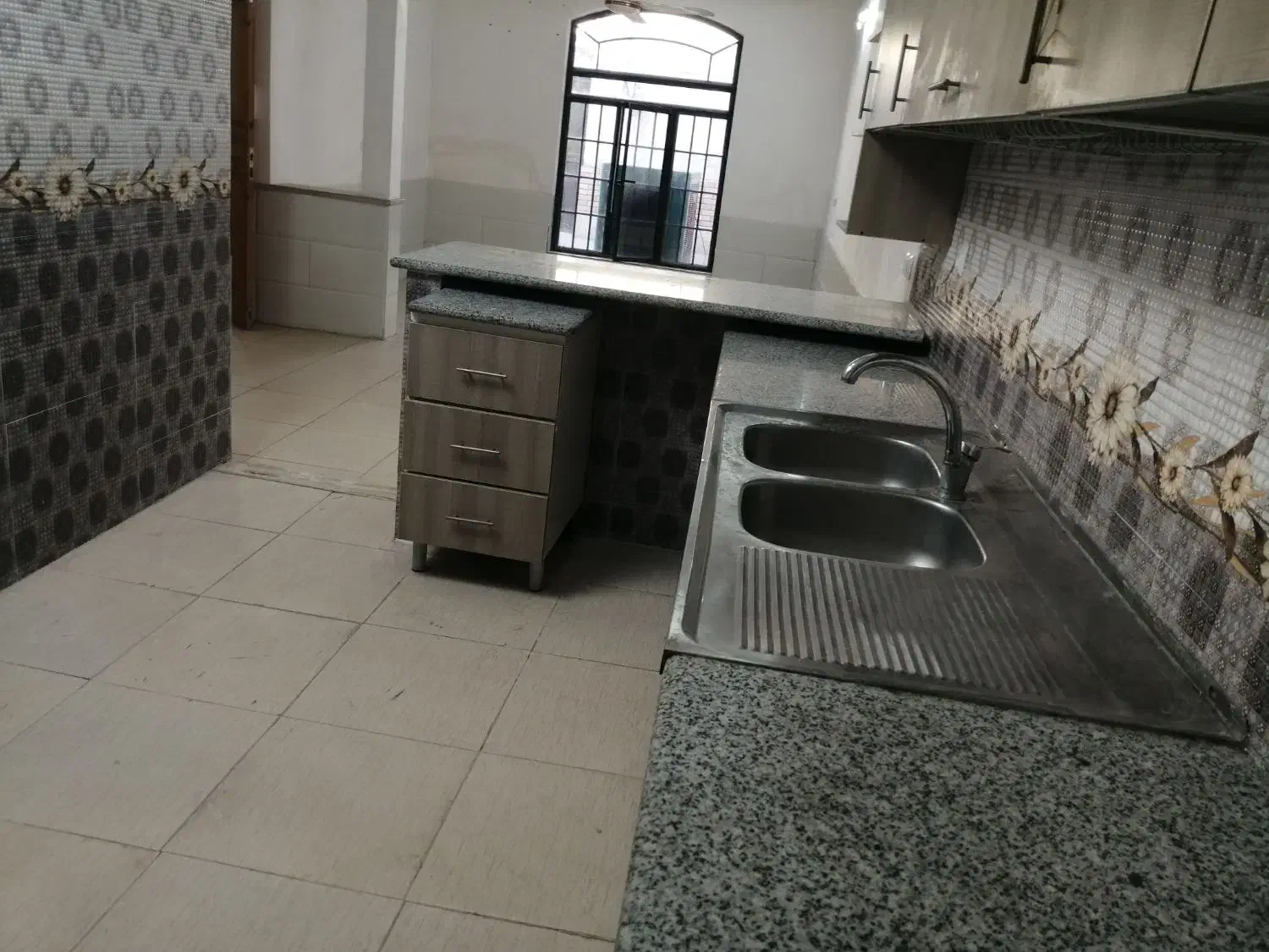 دورشهر همکف دربست پارکینگ دار