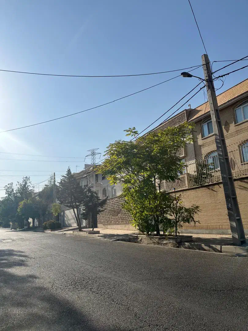 ۲۴۰متر ویلای شهرک همای جنوبی (یکجا)