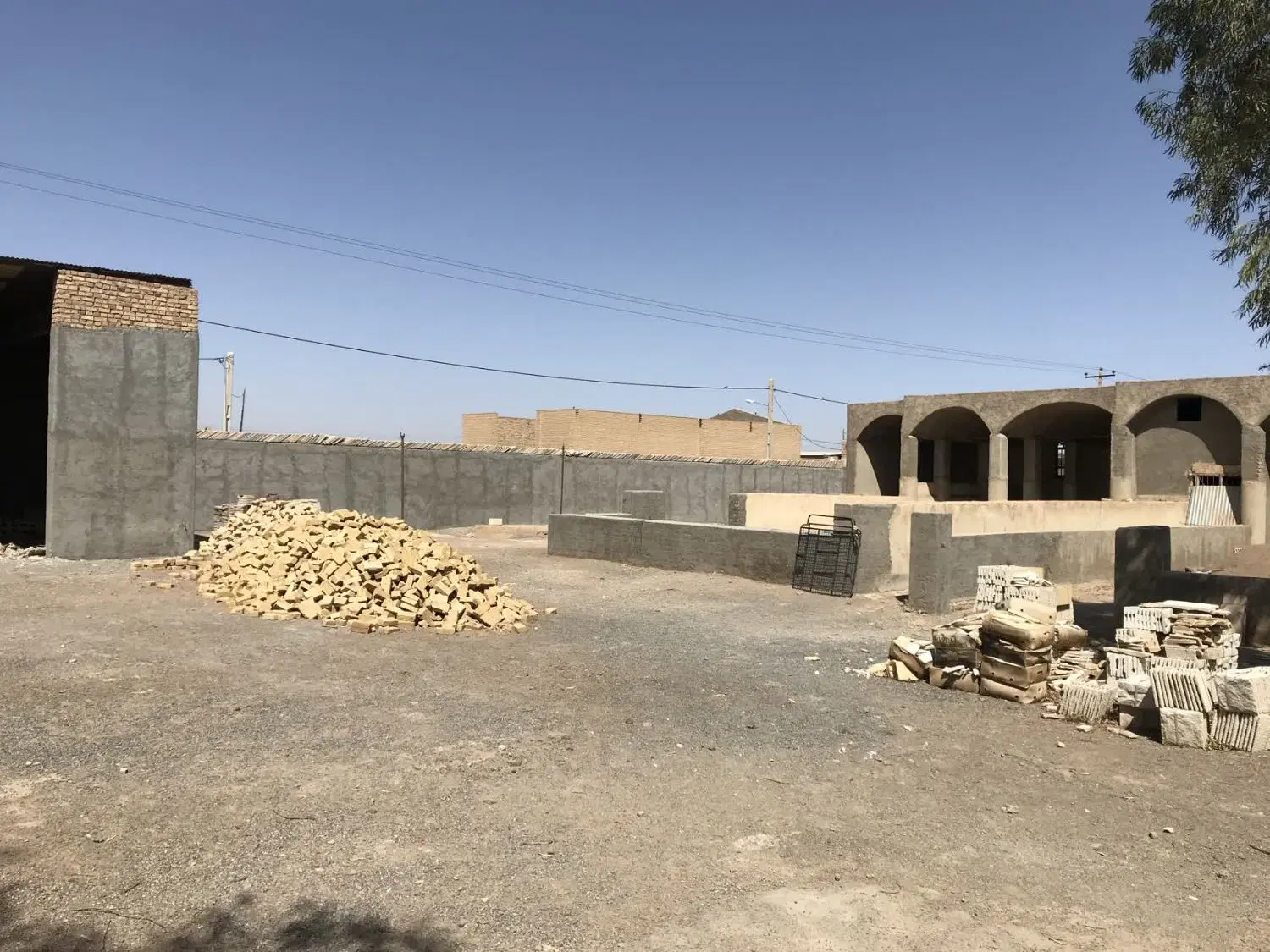 اجاره گاوداری به متراژ ۱۶۰۰متر