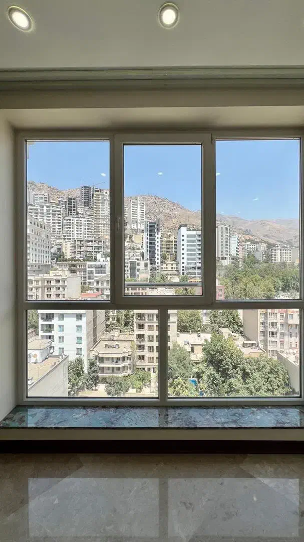 نیاوران ۲۲۰متر سه خواب مستر طبقه ۱۴