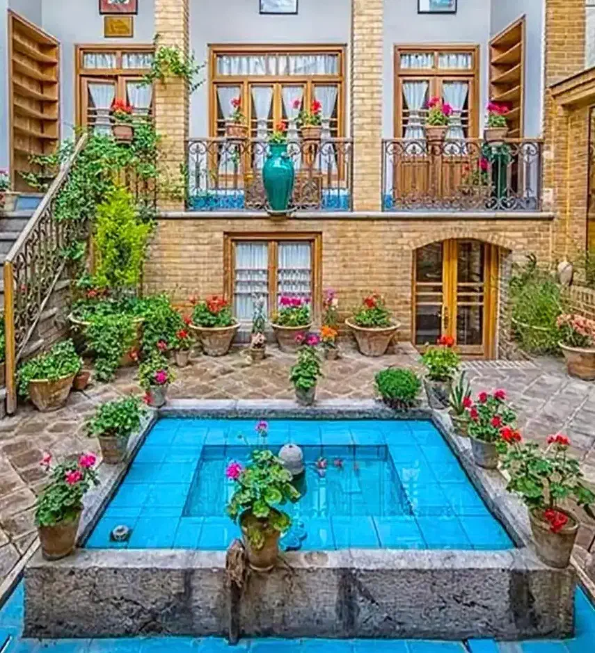 منزل ویلایی دوطبقه قابل تهاتر و فروش نقدی