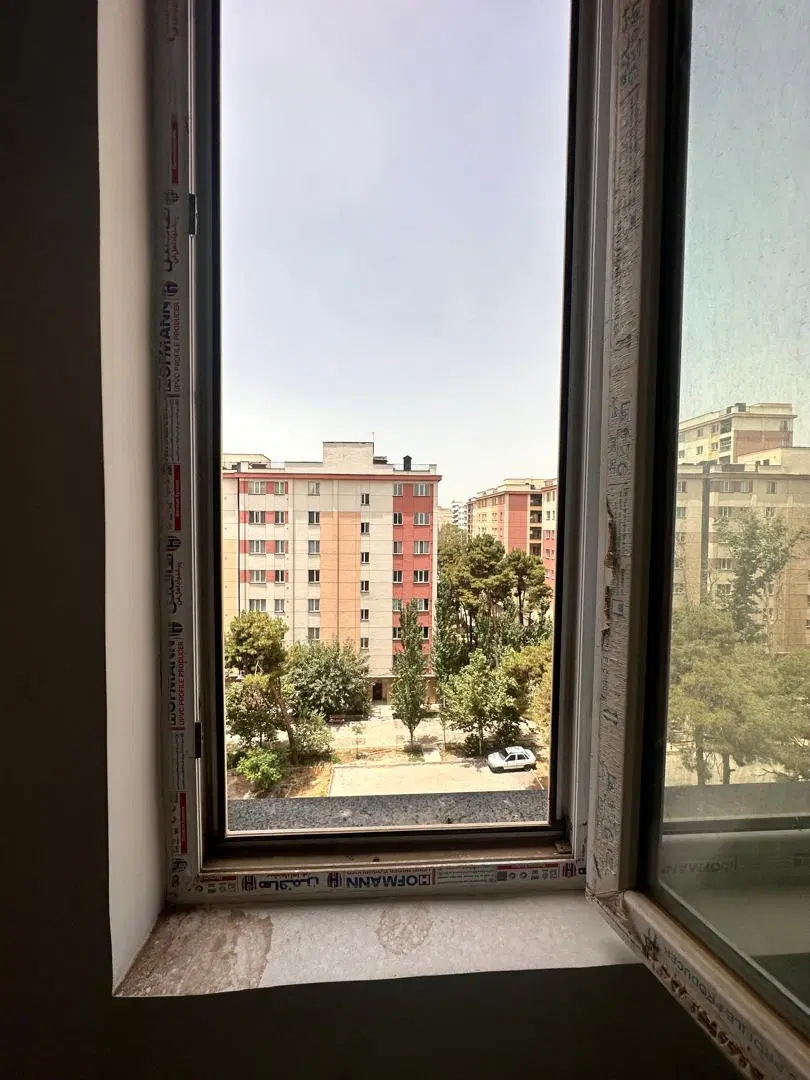 ۸۵ متر