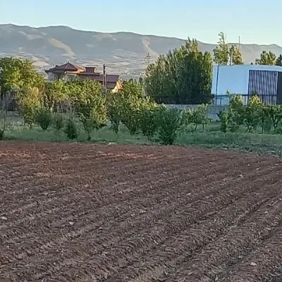 زمین ۴۰۰ متری آبسرد
