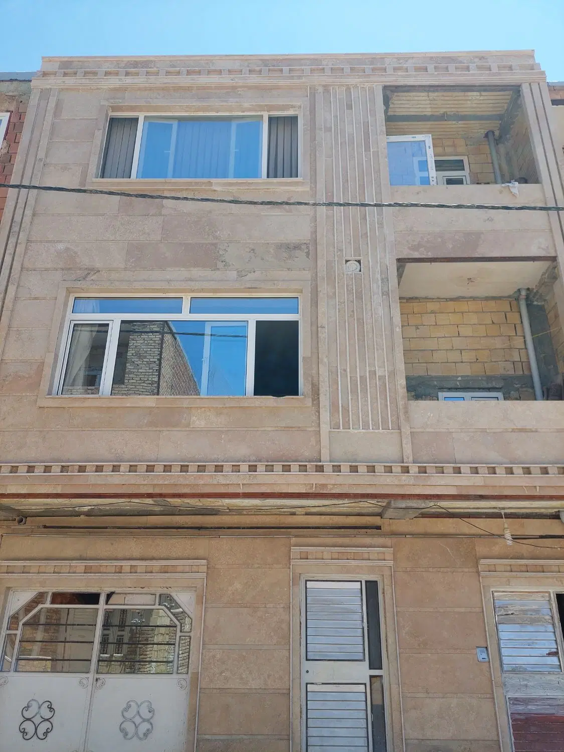 فروش ساختمان 3طبقه بتن آرمه