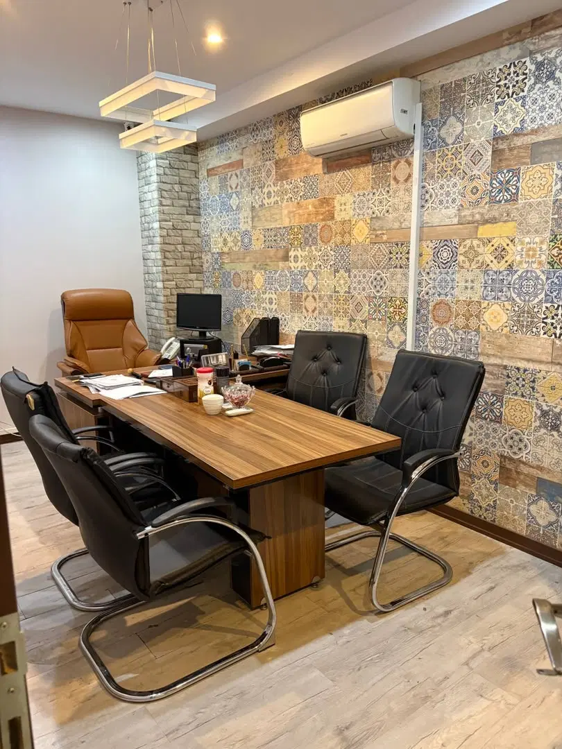 دفتر کار ادرای بازسازی ، فوق کاربردی ۴ اتاق