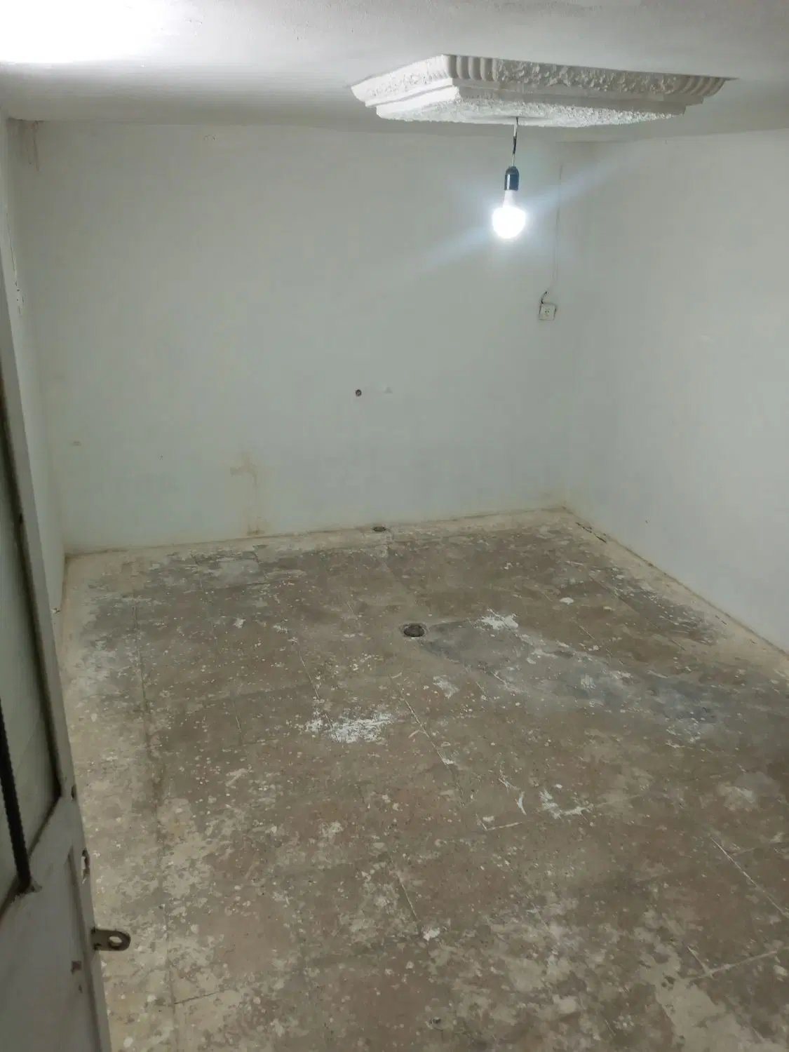 زیرزمین باتمام امکانات