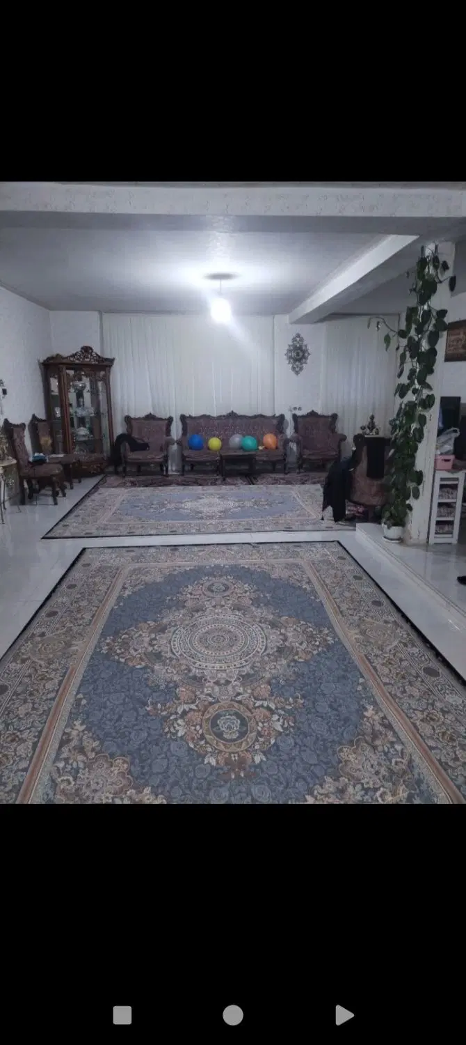 ویلایی شهرک معلم 240متری