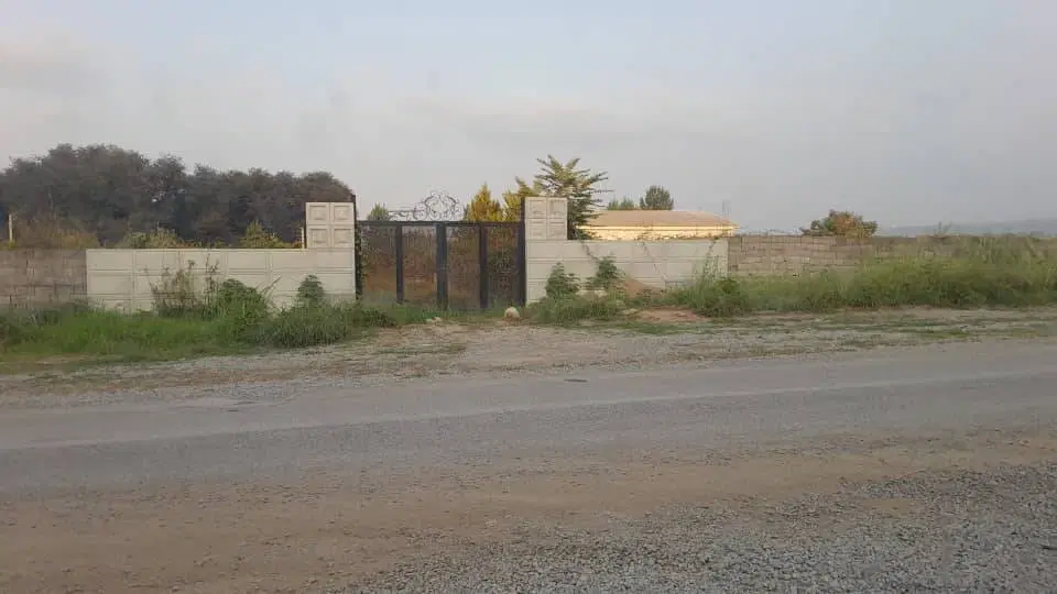 زمین فروشی