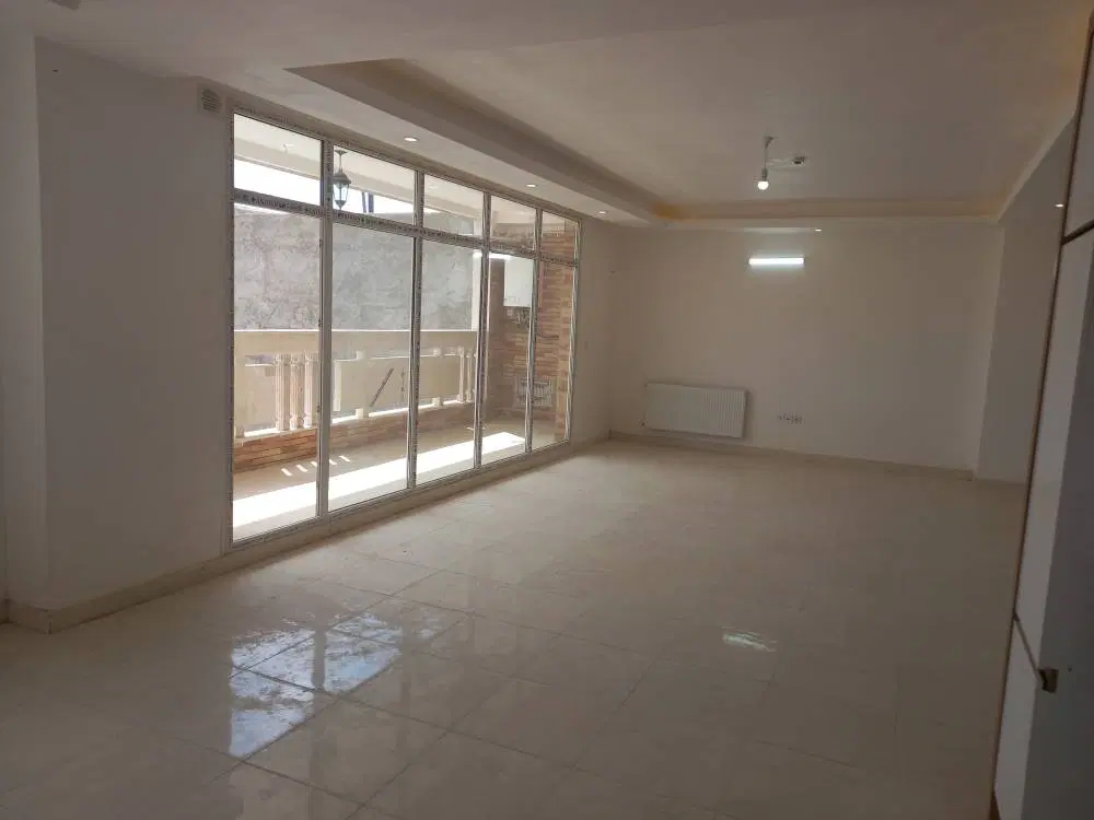 آپارتمان در خیاابان گلستان