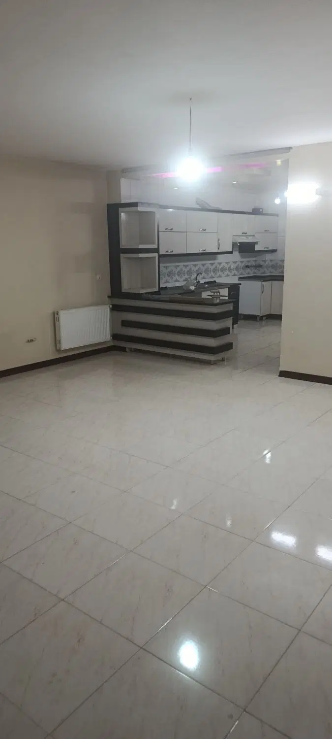 طبقه اول سه خوابه