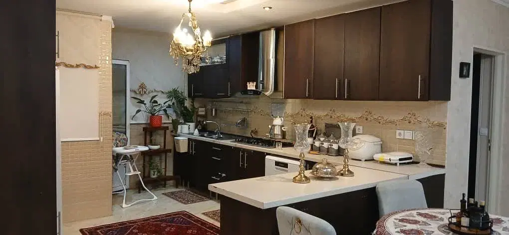واحد ۹۲ متری خوش نقشه و شیک
