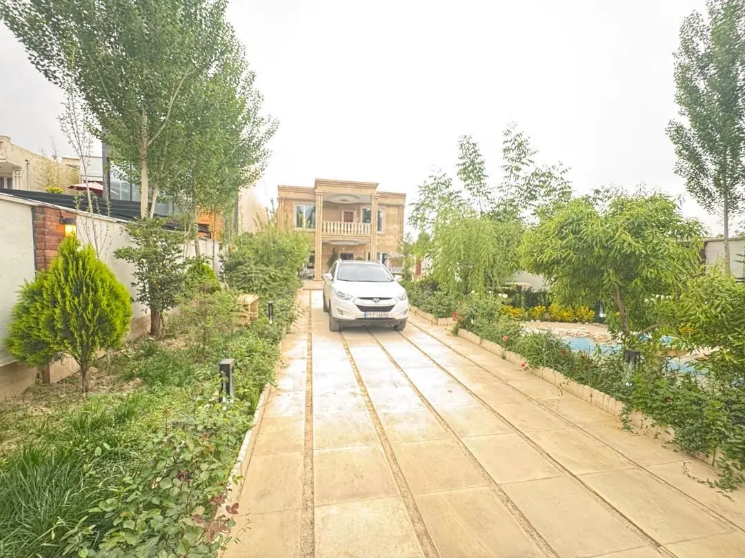 ویلایی ۶۷۵ متری شاهین ویلا