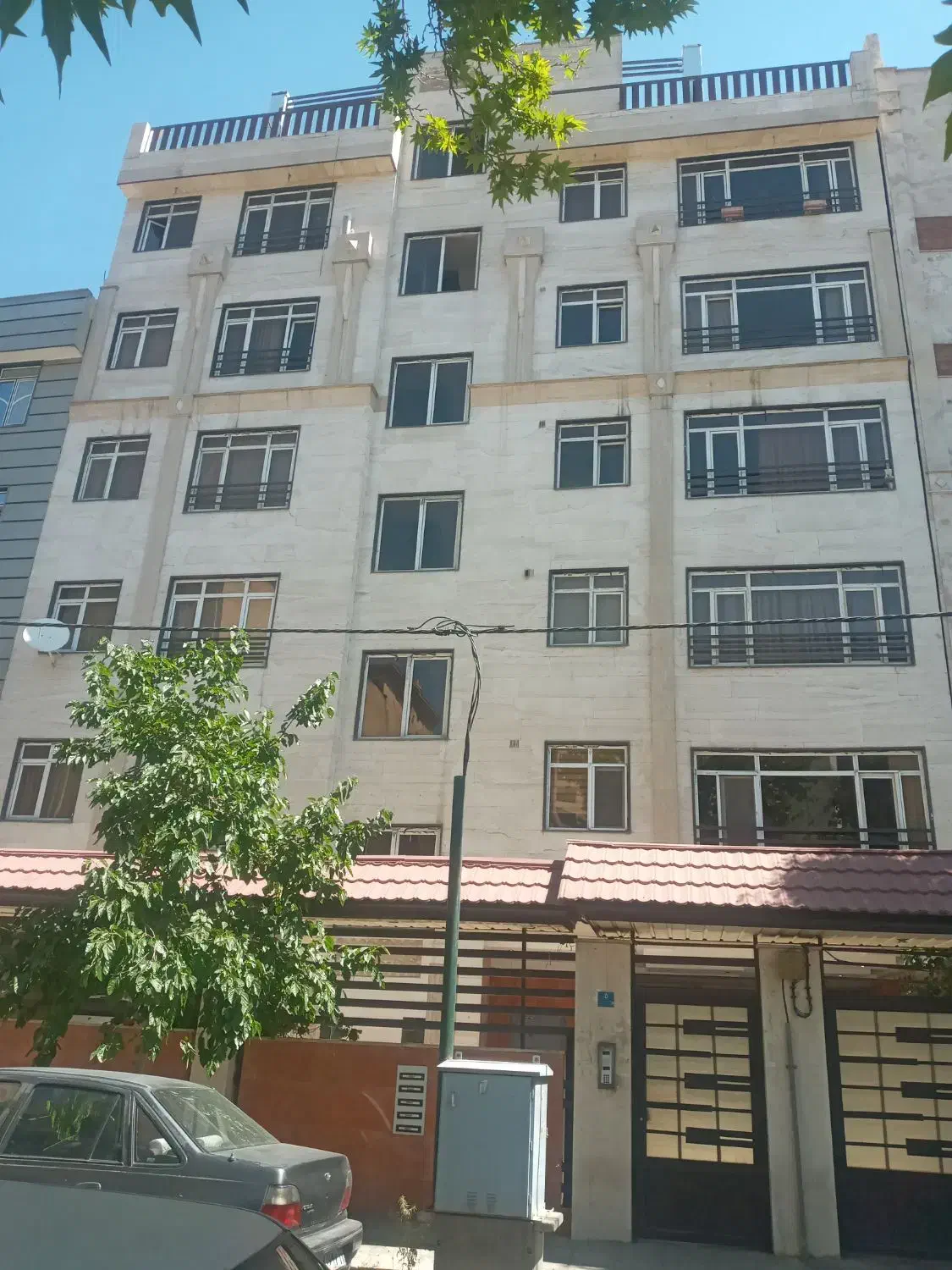 ۶۵ متر استخر مجیداباد