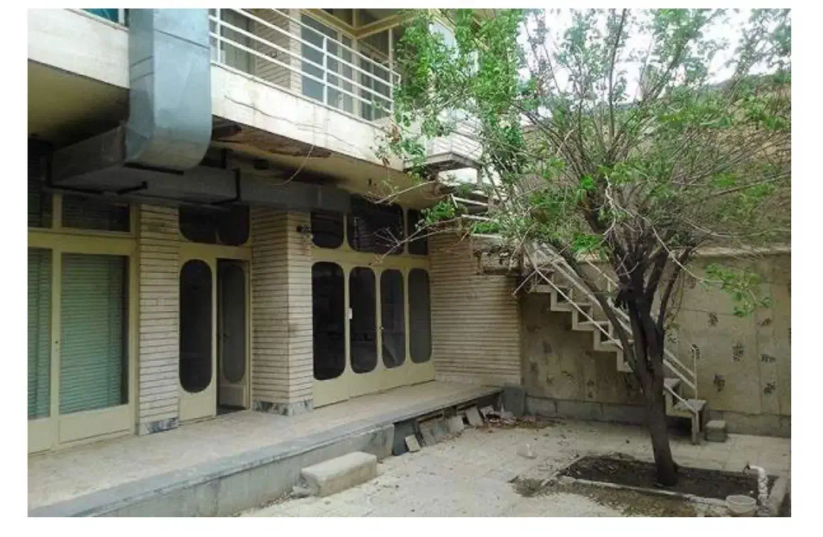 واحد ۴۰ متری زیر هم کف نورگیر