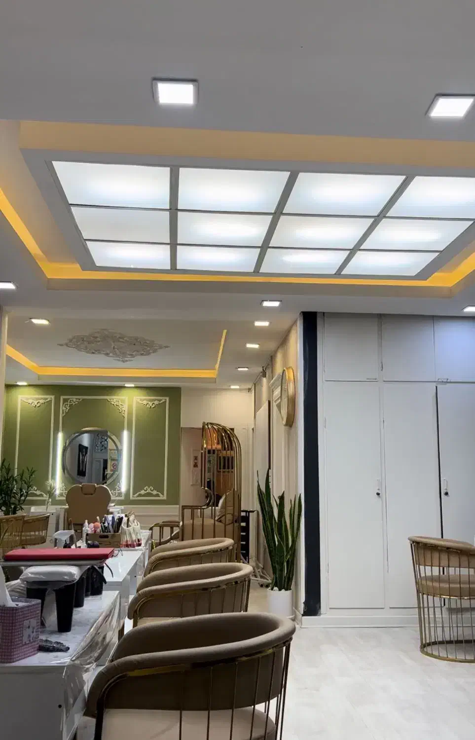اجاره لاین  و اتاق سالن زیبایی