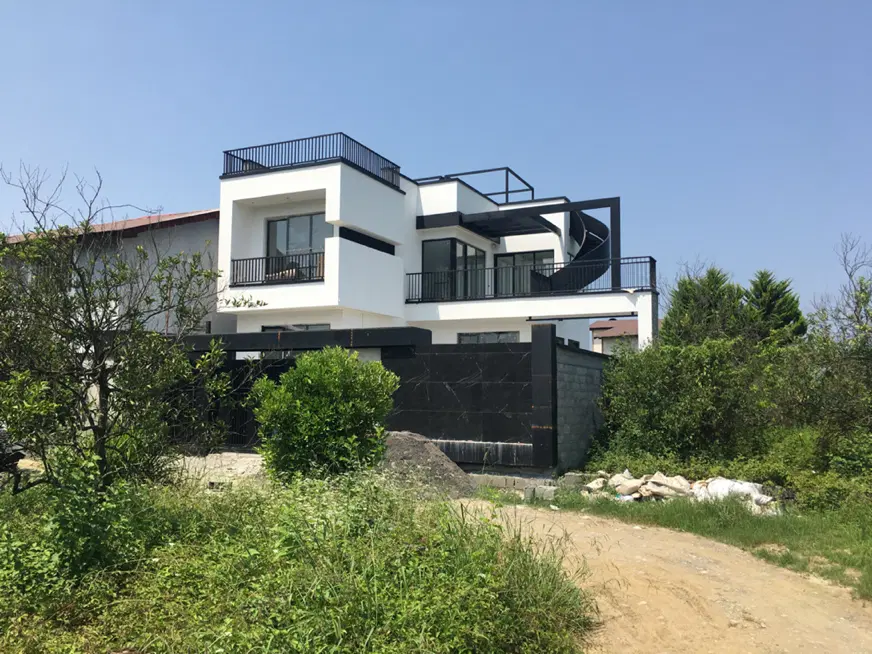 ویلای مدرن لوکس و مهندسی ساز سه خواب