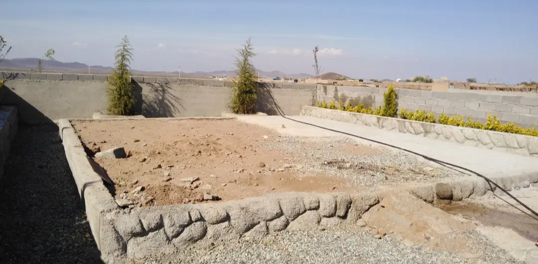 زمین 240 متری چهاردیواری