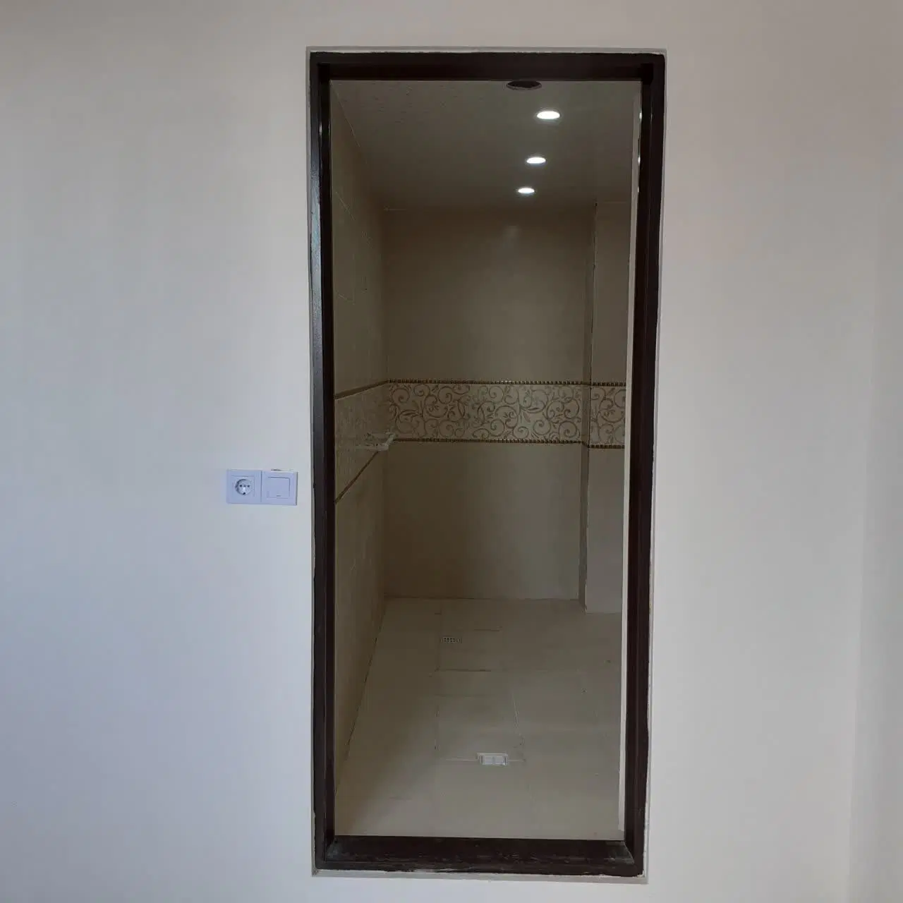 واحد۱۴۰ متری تکواحدی سه خواب خ۱۶ متری فاز۲ قدس