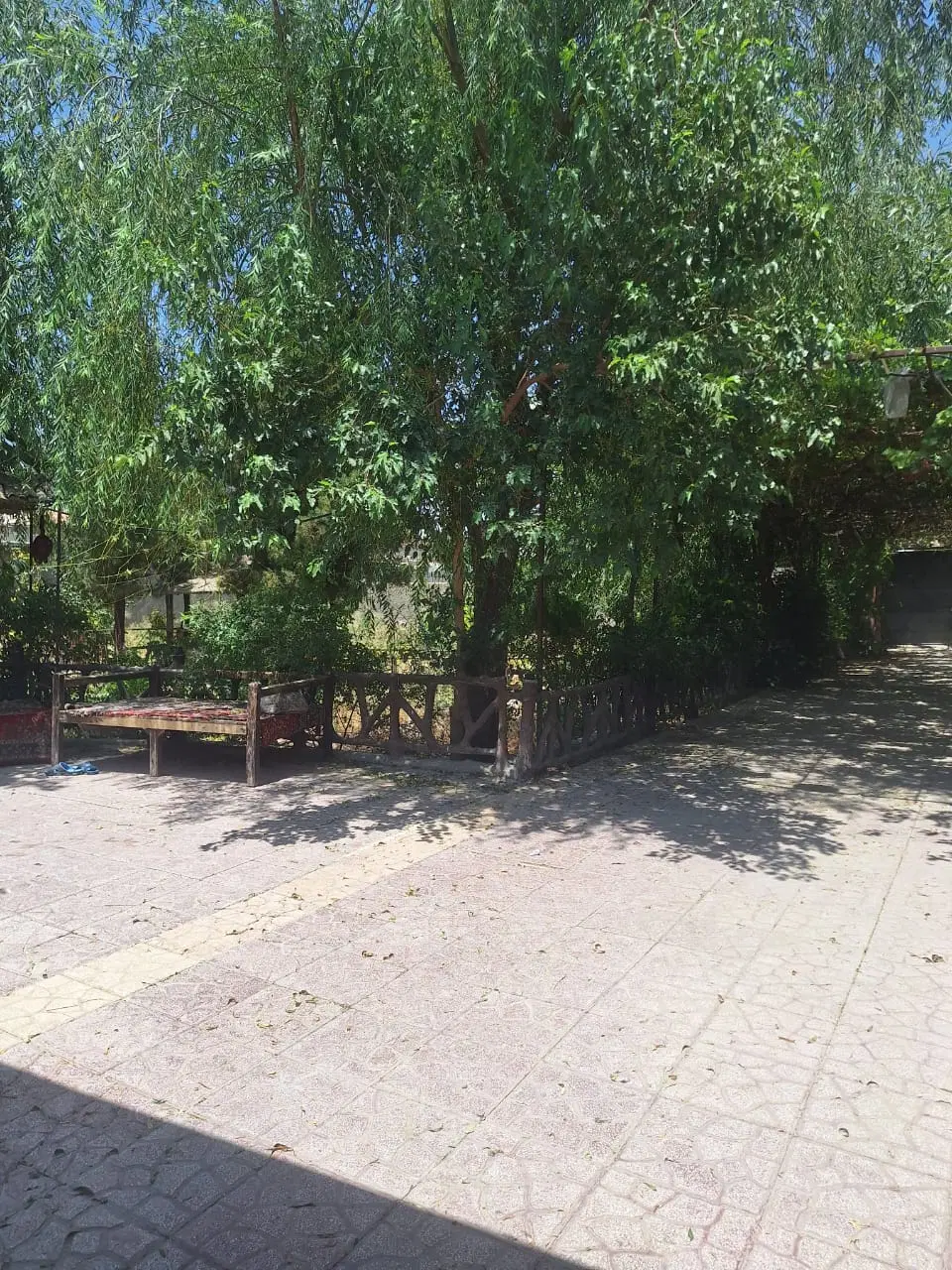 خانه باغ بزرگ فلاورجان اصفهان