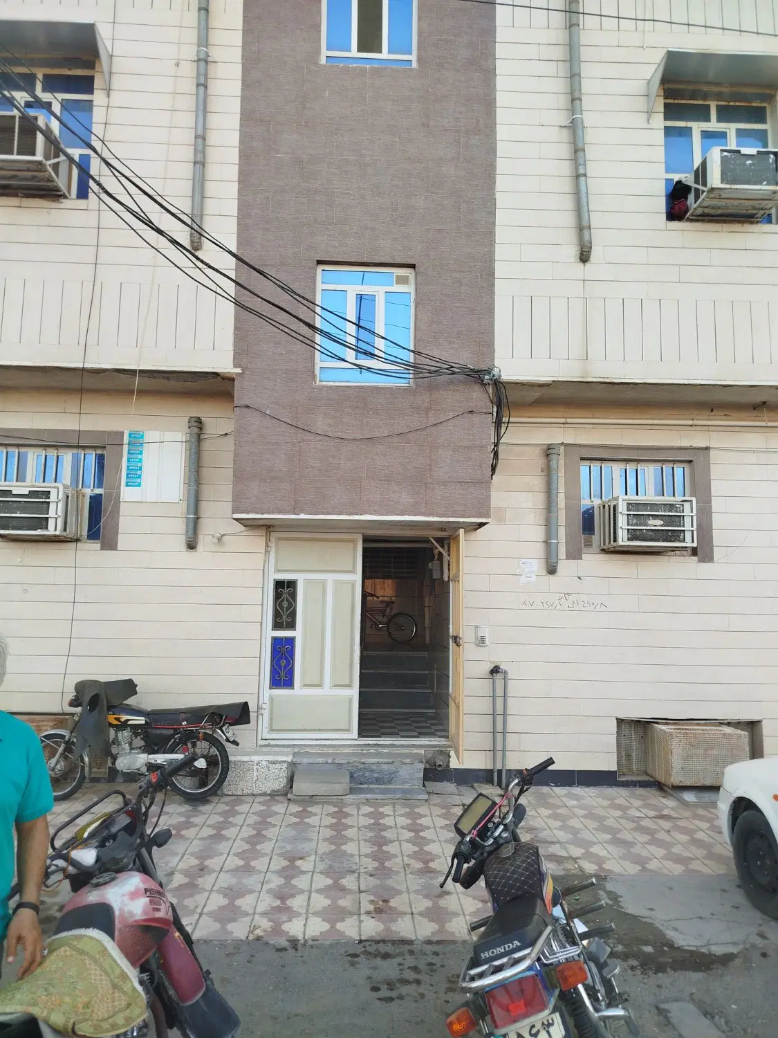 آپارتمان زیرهمکف