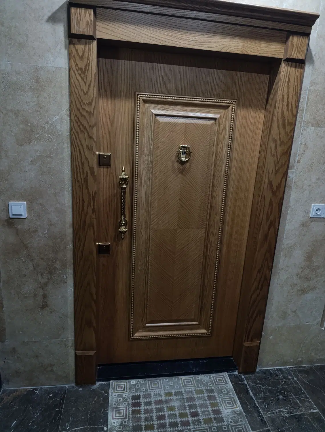 خانه طبقه دوم با آسناسور زرافشان