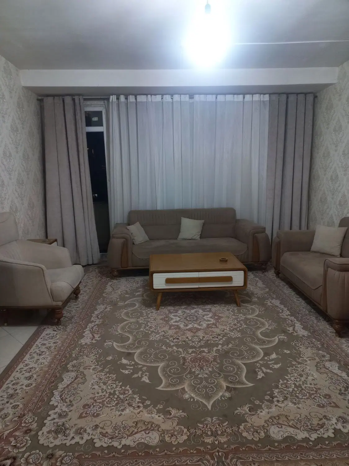 ۶۰ متر آپارتمان نور مستقیم خیابان برزگر