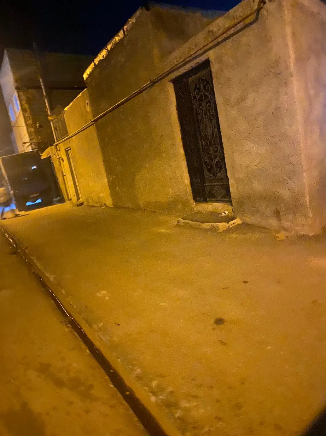 حیاط اناخاتون