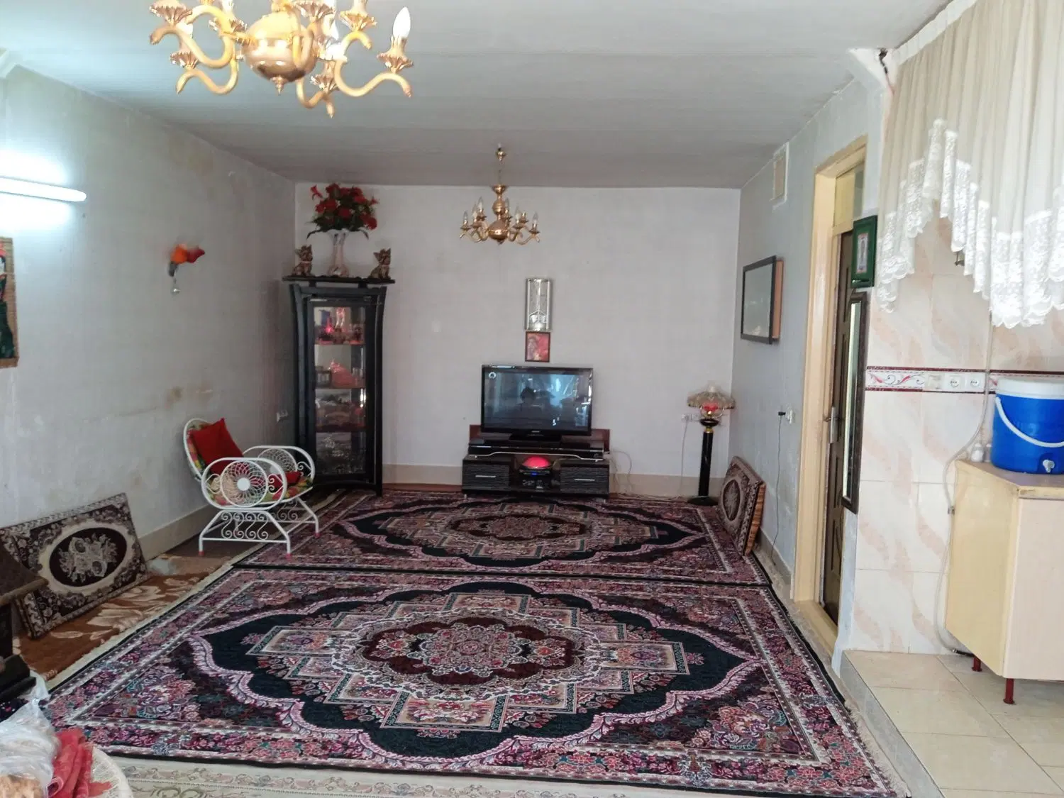خانه ویلایی ۴۰۰متری بنا ۱۰۰متری ستوندار