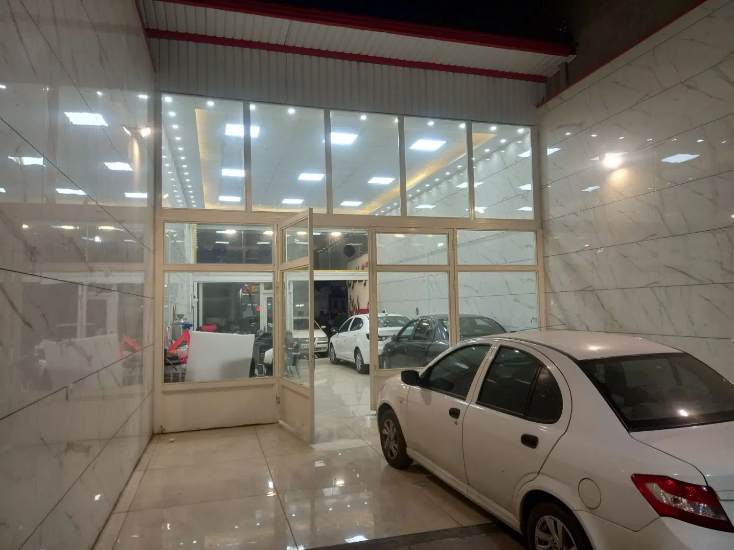 ملک مسکونی تجاری در خ حجتی نجارآباد