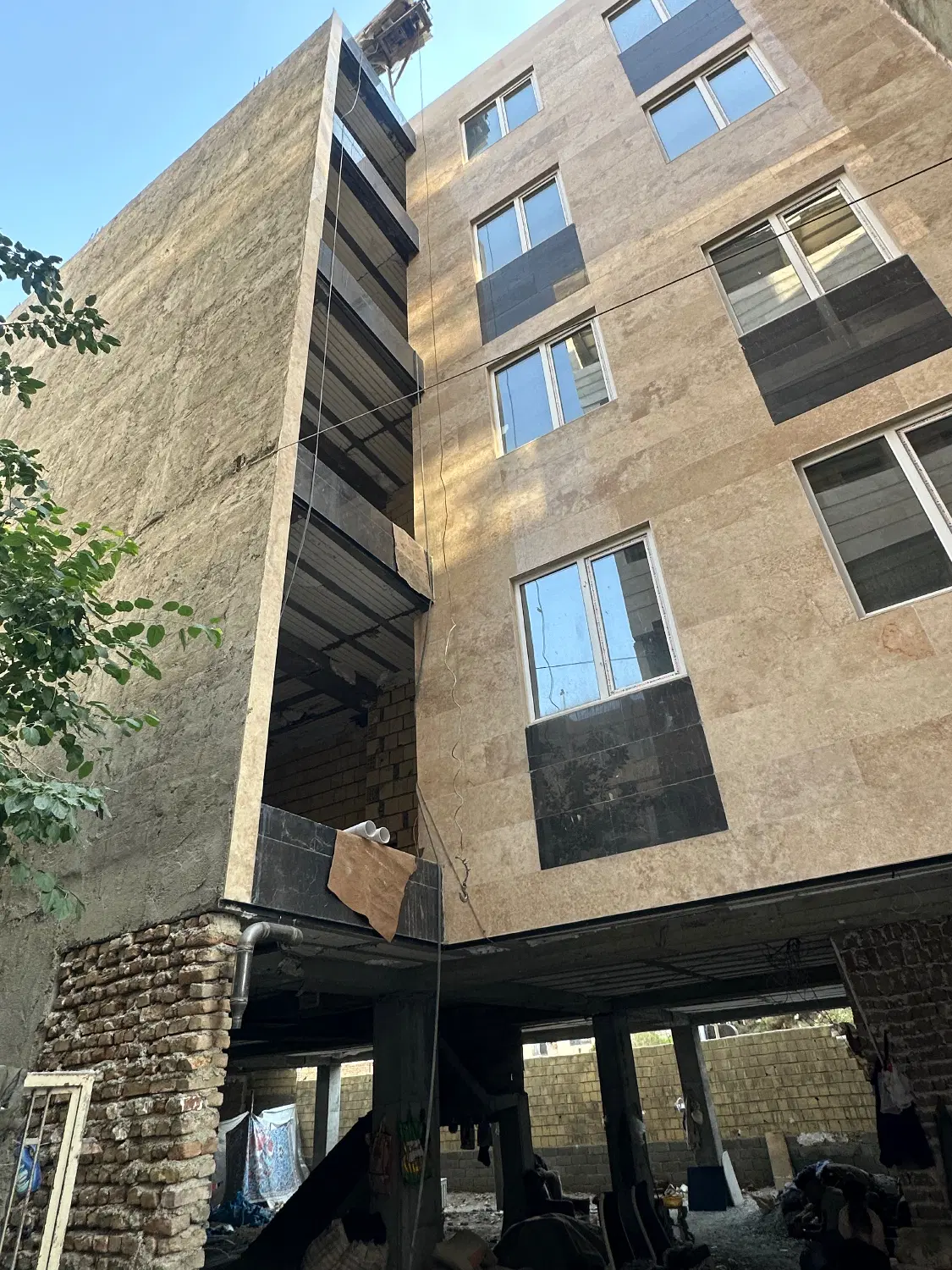 نوساز ۱۲۰ متری پیش فروش
