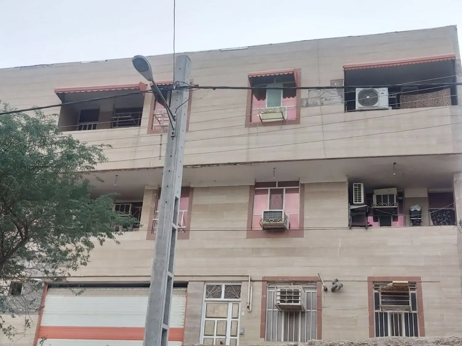 فروش یک واحد مسکونی