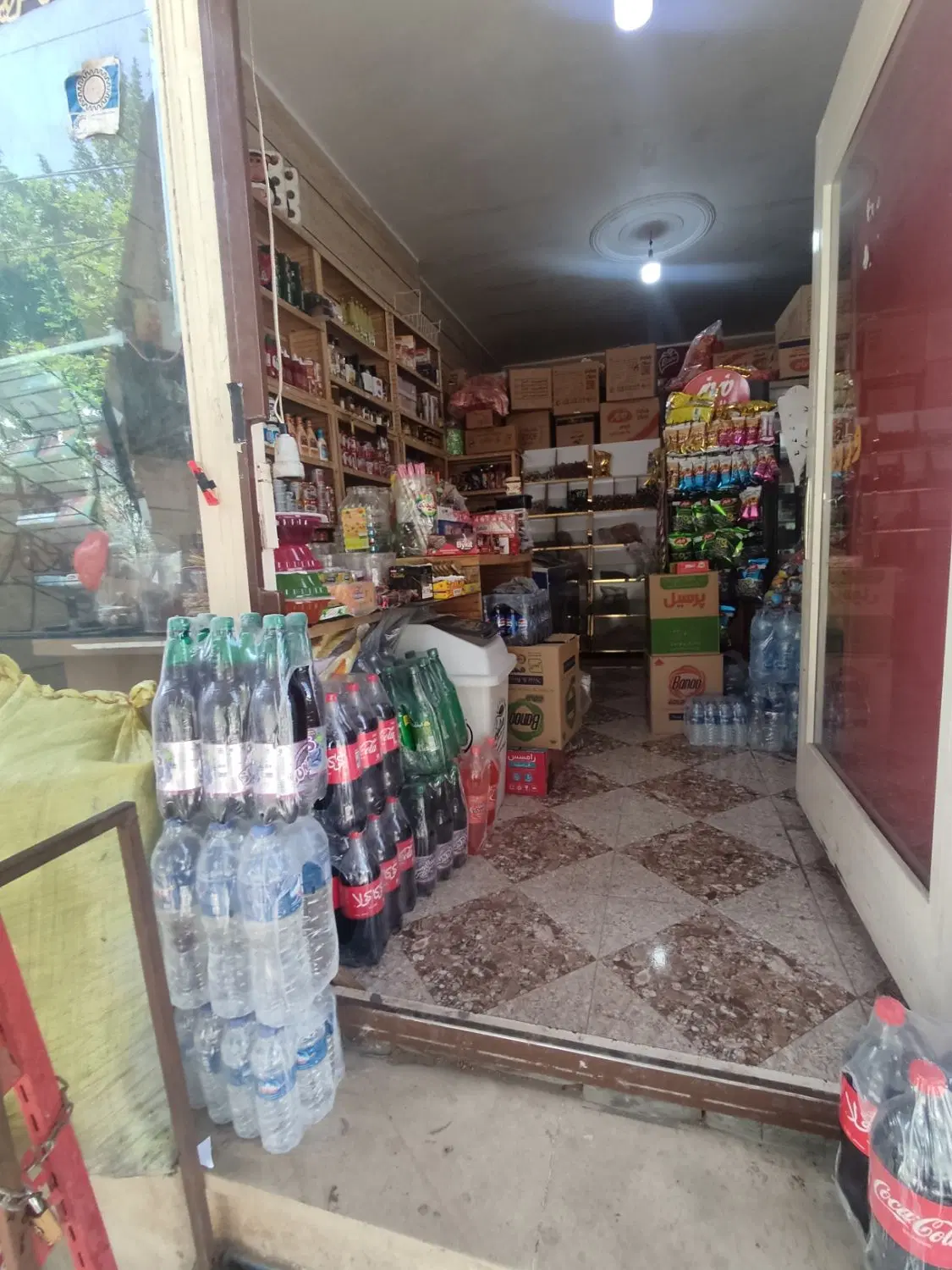 واگذاری مغازه با اجناس وسایل