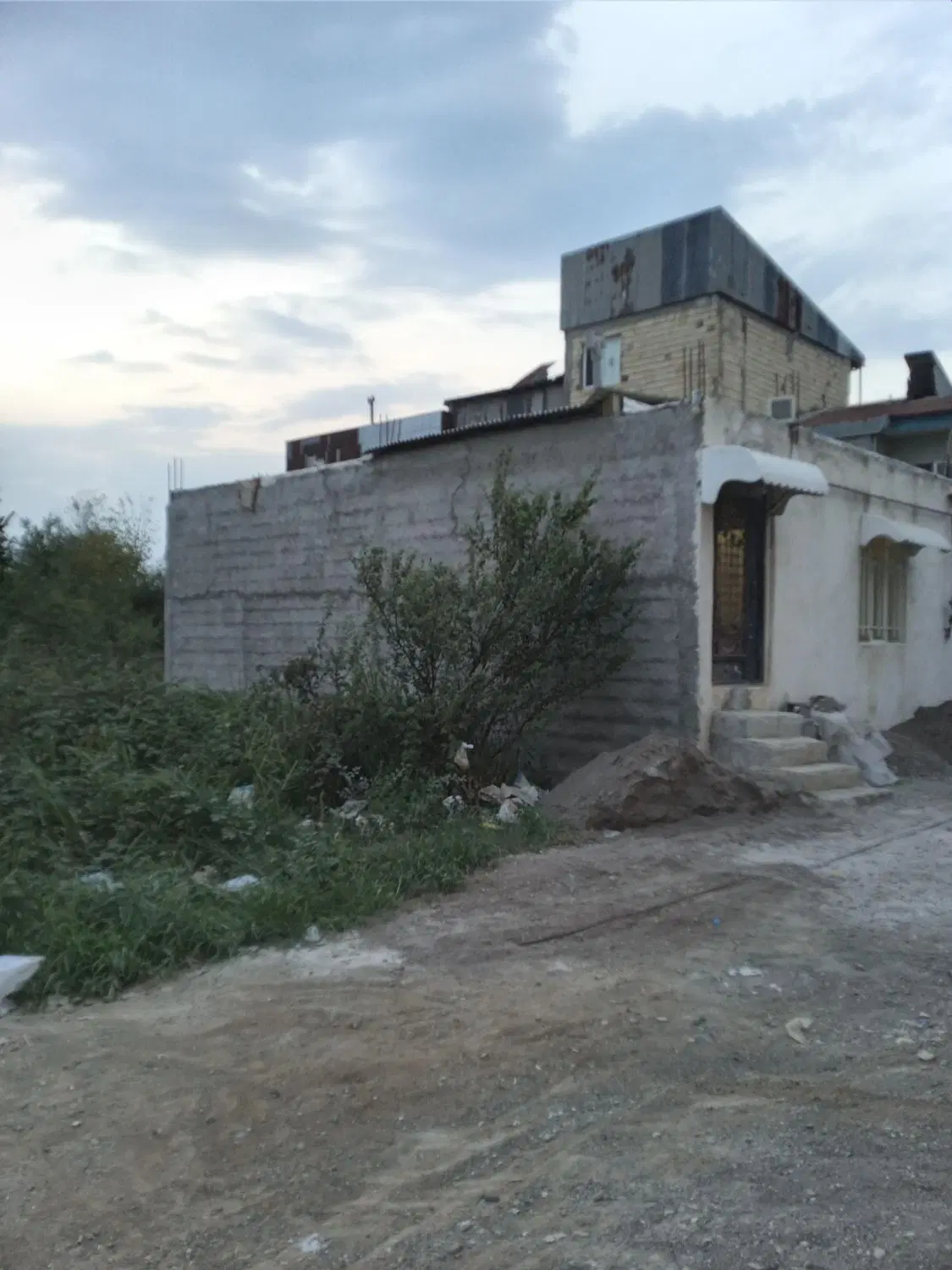 فروش زمین ۲۴۰ متری در حمیدیان _ انتهای خ گلستان
