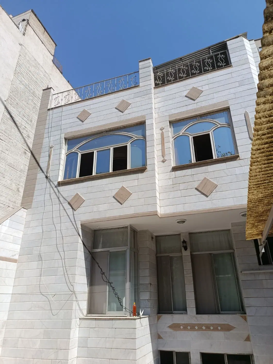 فروش ویلایی ادیب شمالی 360 متری