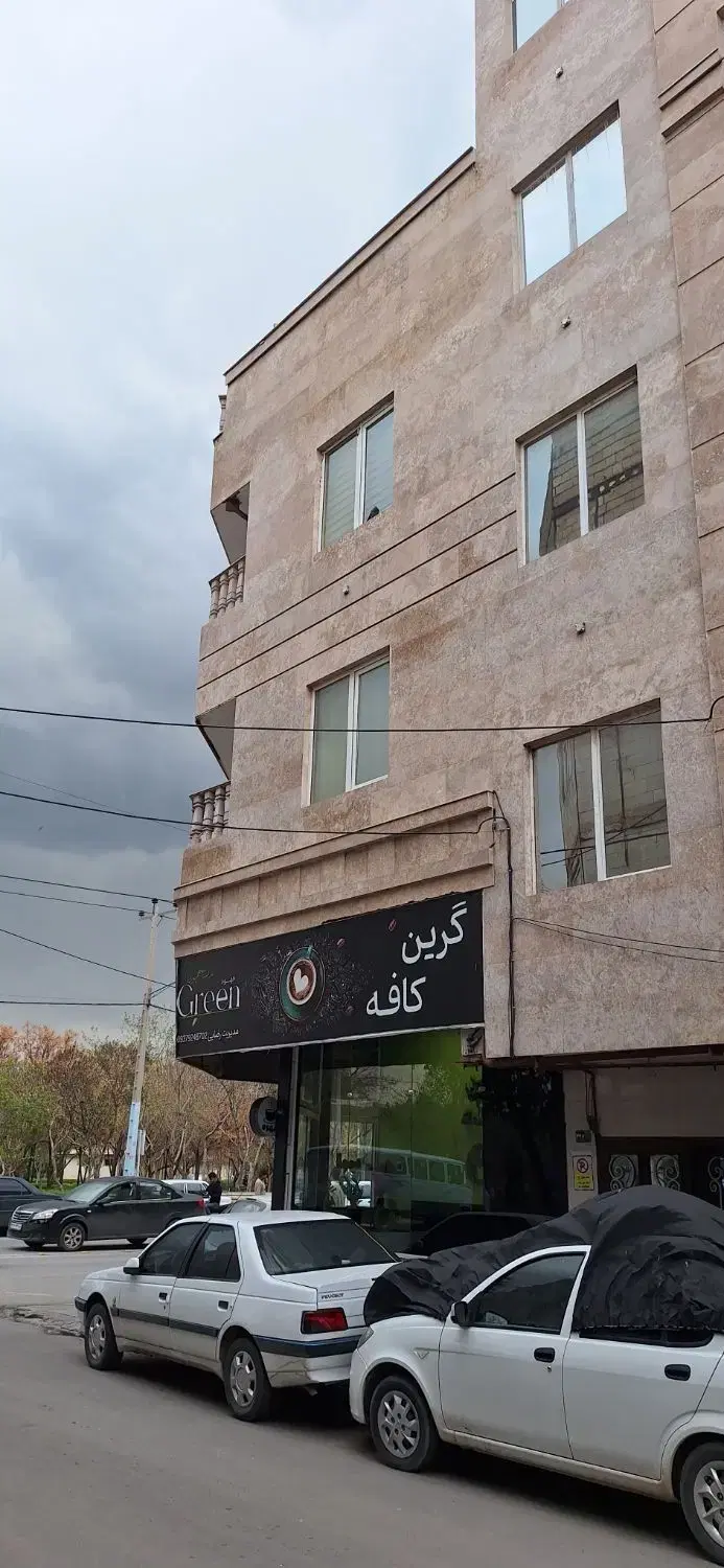 اپارتمان ۱۳۵ متری روبه پارک
