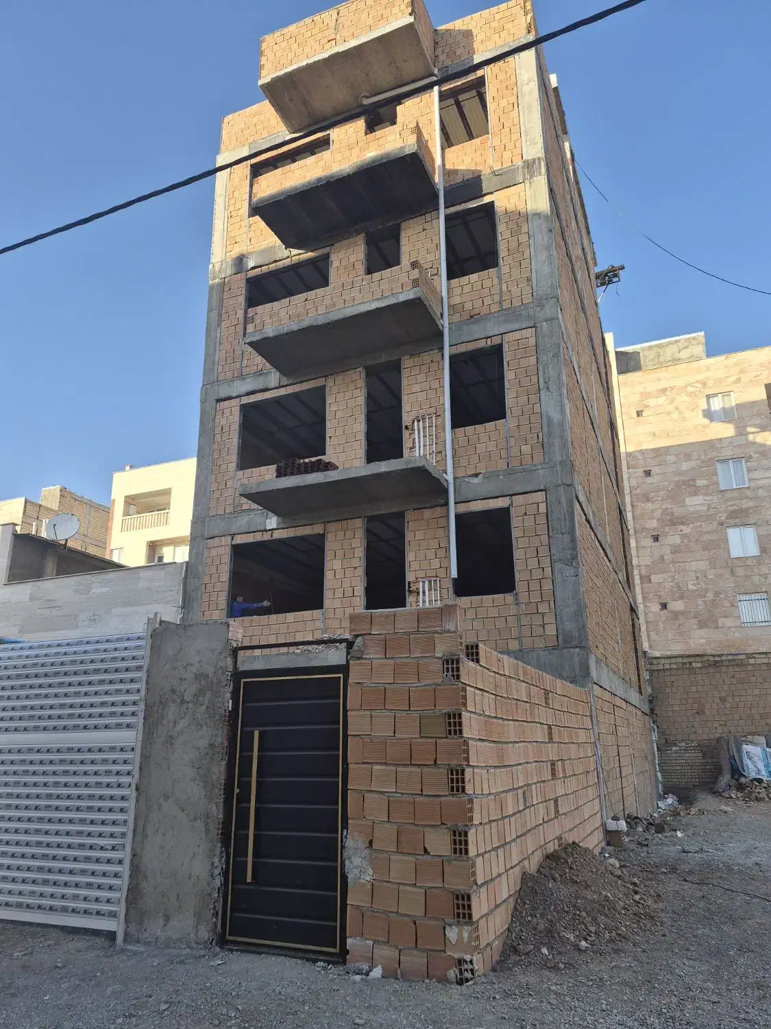 پیش فروش واحد ۱۳۰متری