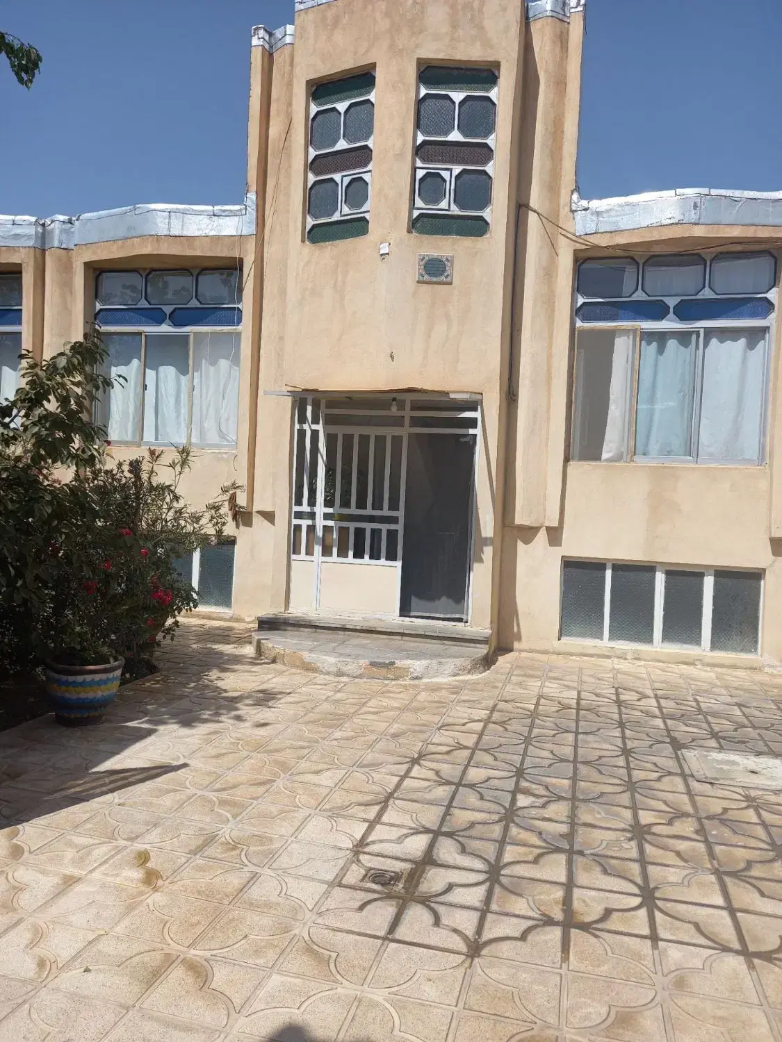 خانه ویلایی ۴۰۰متر