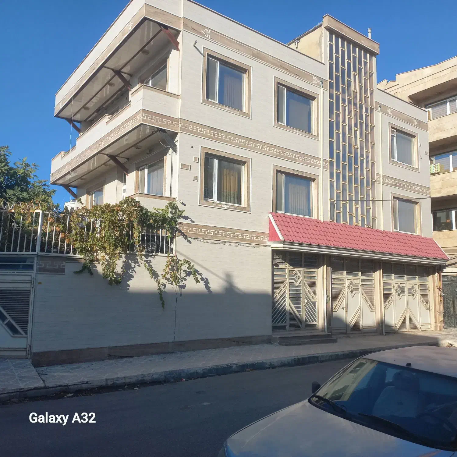فروش منزل ویلایی سە طبقه