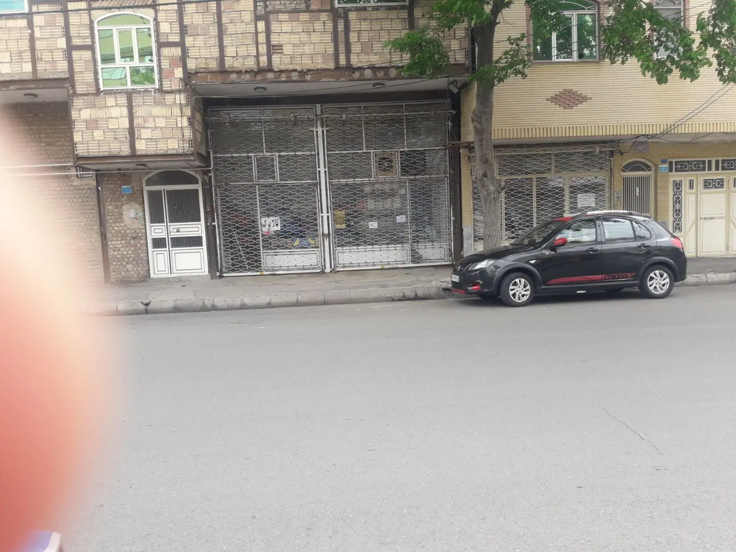 مغازه دو دهنه بر خیابان ۱۸متری بهار شریفی دخلی