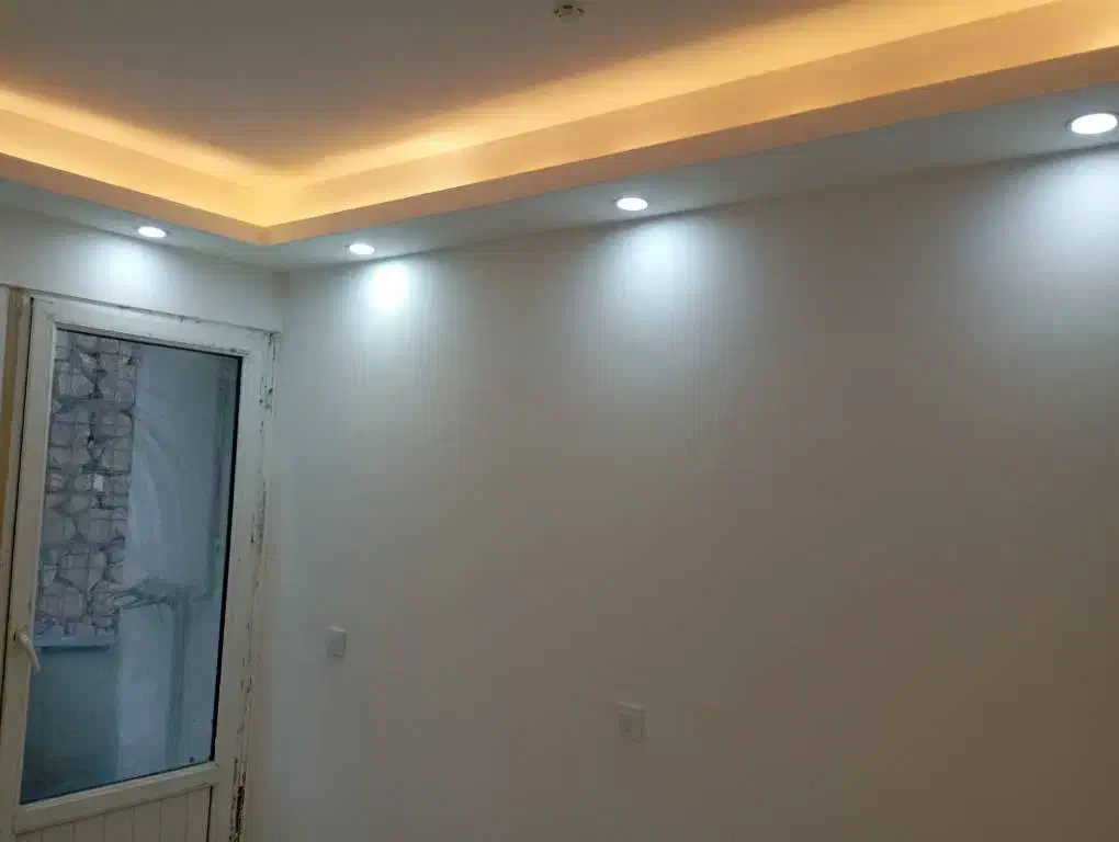 فاز ۵ شمالی فول مالک هستم با املاک همکاری میکنم