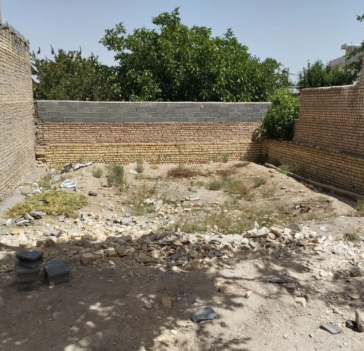 فروش زمین مسکونی پشت مسجد قائم