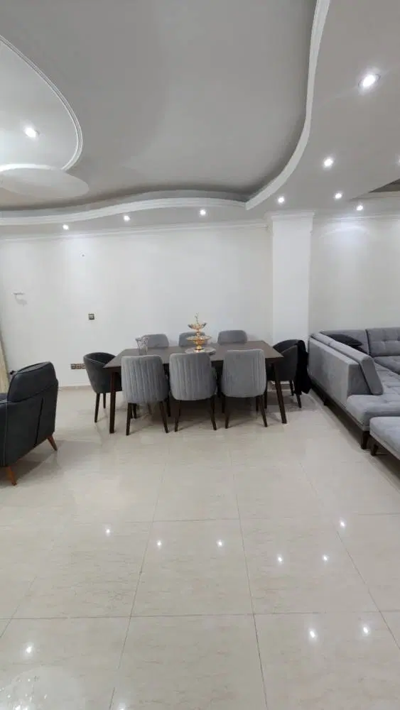 ۱۵۰ متر اپارتمان خوش نقشه و تمیز