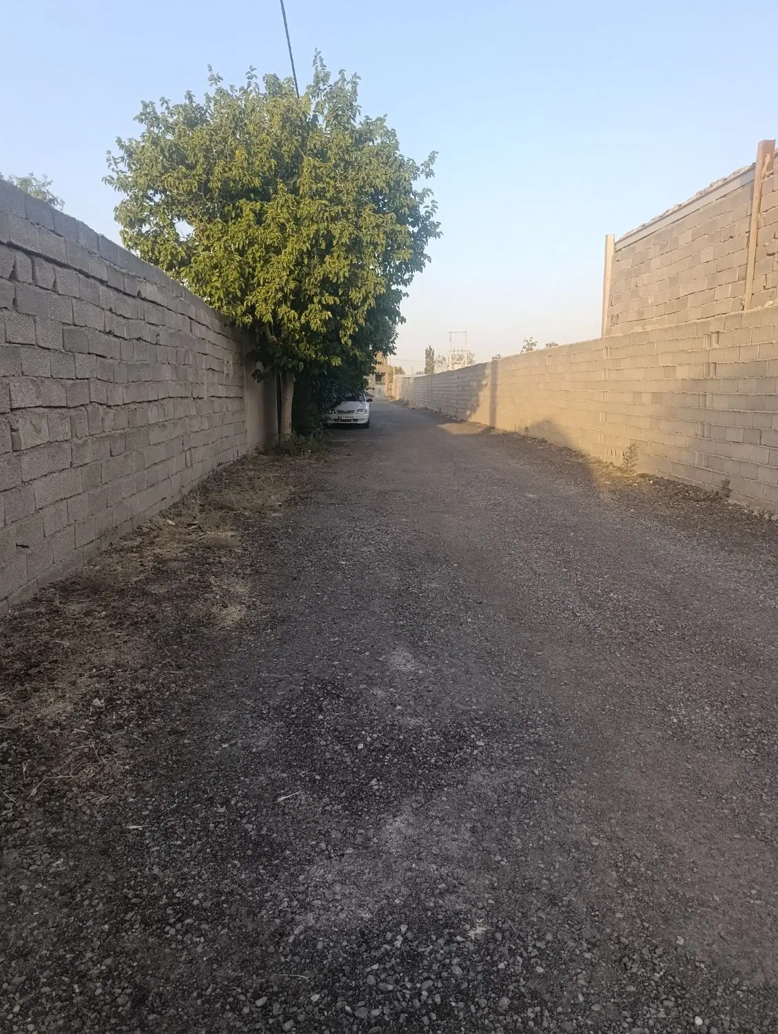 زمین چهار دیواری