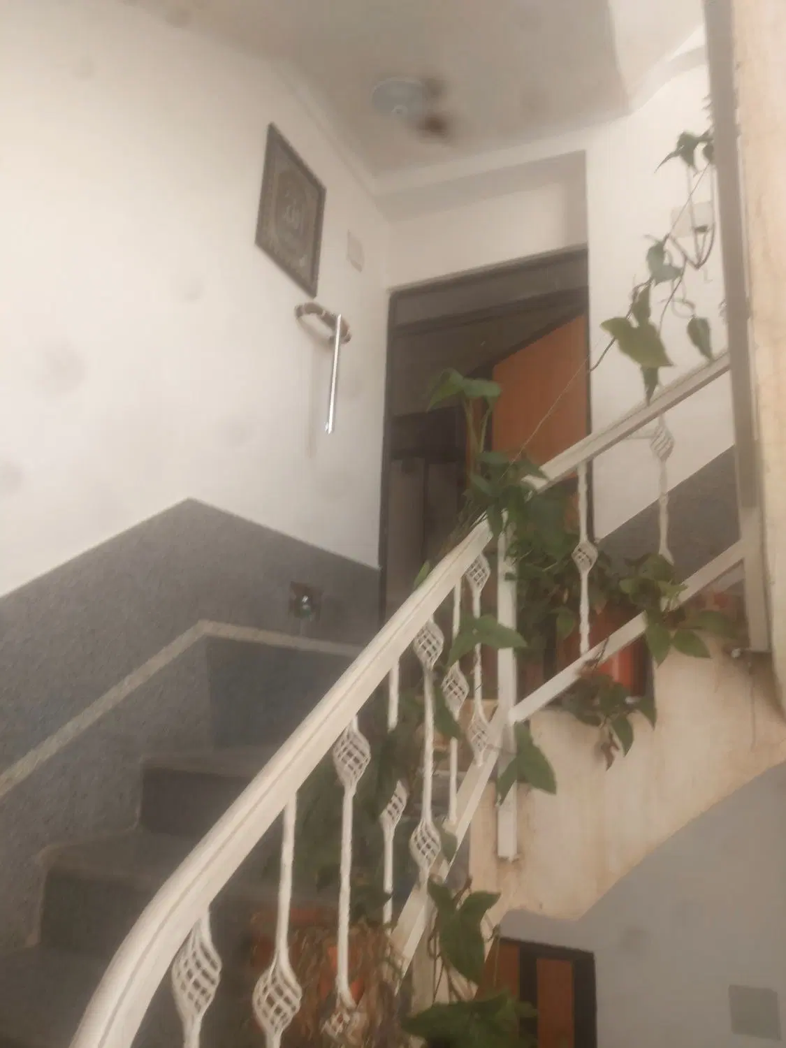 فروش منزل مسکونی واقع در صدرا