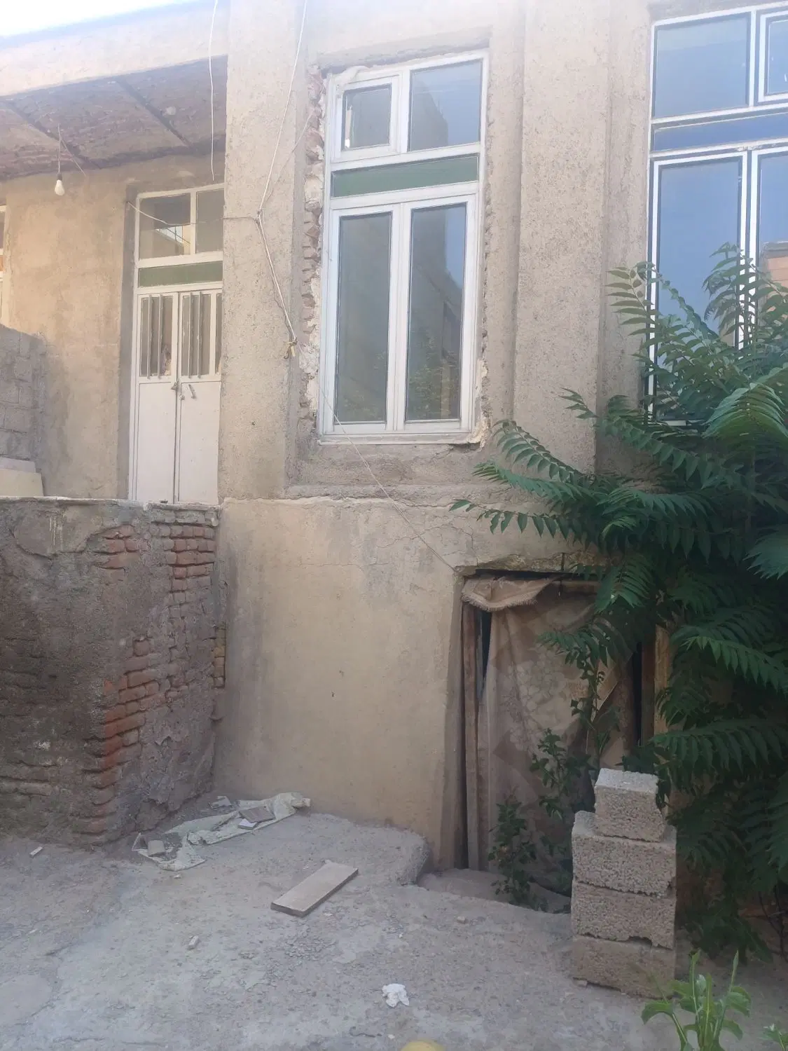 یک خانه کلنگی باتمام امتیازات به متراژ۲۲۷متر