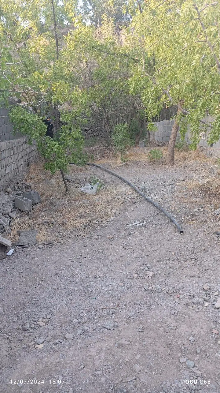 زمین چهار دیواری