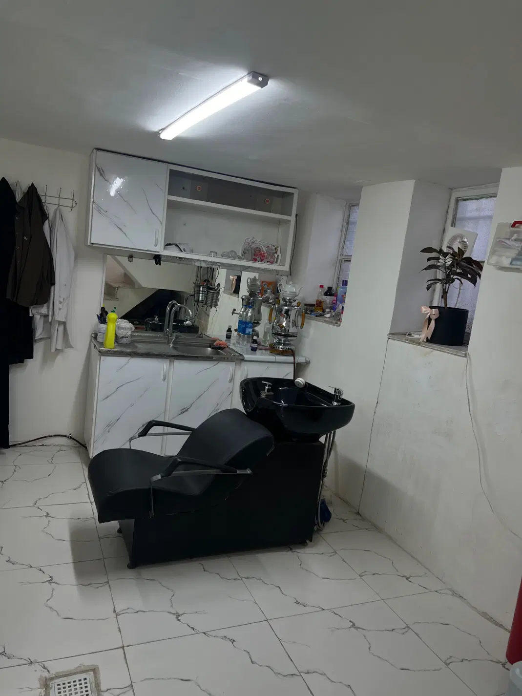 مغازه زیر زمین اجاره ایی ۴۰متر